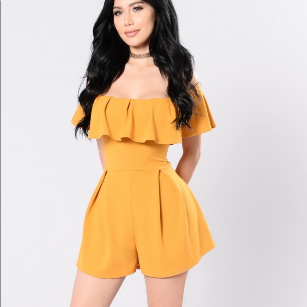 Fashion Nova -In my Feelings Romper